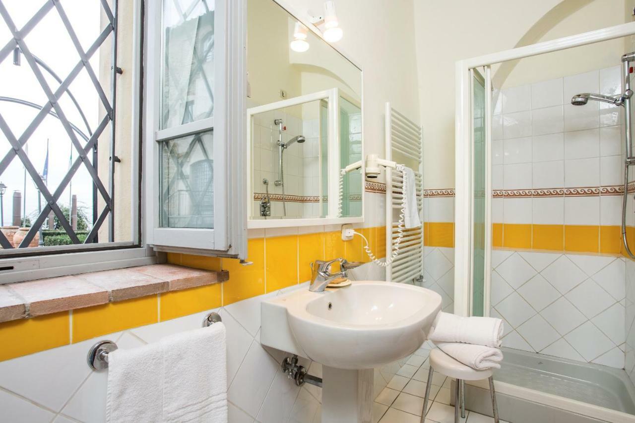 Castello Di Fulignano Isalfredo Ground Floor Apartment سان جيمينيانو المظهر الخارجي الصورة